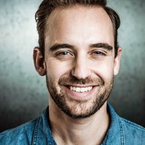 L’écrivain genevois Joël Dicker a racheté en décembre la chocolaterie Du Rhône avec un associé. Une enseigne où il aimait se rendre, enfant, avec ses grands-parents.