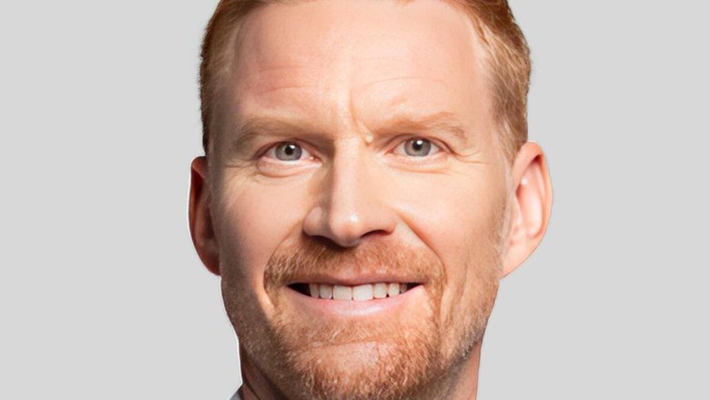 Achim Schmitt, doyen et futur directeur général de l’EHL Hospitality Business School, résume la position de l'école par sa signature, «Educating Hearts, Hands and Minds».