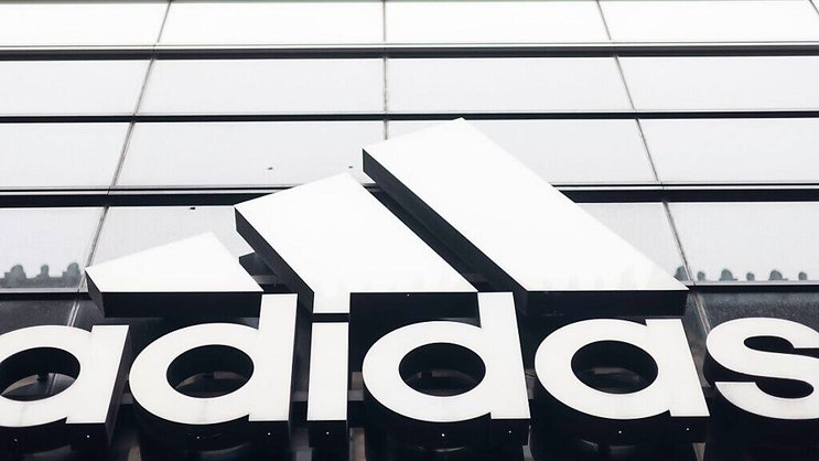 Adidas a lancé cette année un plan de réduction d'environ 500 emplois sur les quelque 5800 au siège. (archive)
