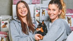 Mélissa Jeanmonod et Aïcha Es-Sami ont fondé leur société, Joy’s Food, en 2018.