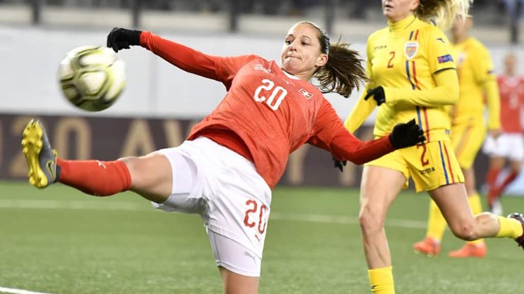 Le football féminin peine à développer son plein potentiel économique en raison de préjugés et stéréotypes liés au genre, selon cette étude (archives).