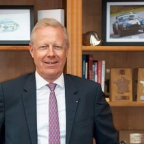 Hervé Ordioni est un passionné de courses automobiles. En 2022, il a remporté le Tour Auto avec Thierry Boutsen, ancien pilote de formule 1.