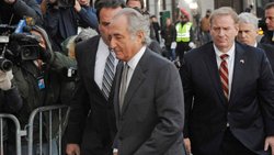 La fraude pyramidale -"à la Ponzi"- de Bernard Madoff, figure de la finance new-yorkaise, consistait à piocher dans les dépôts de ses nouveaux clients pour rétribuer ou rembourser des investisseurs plus anciens. (archive)