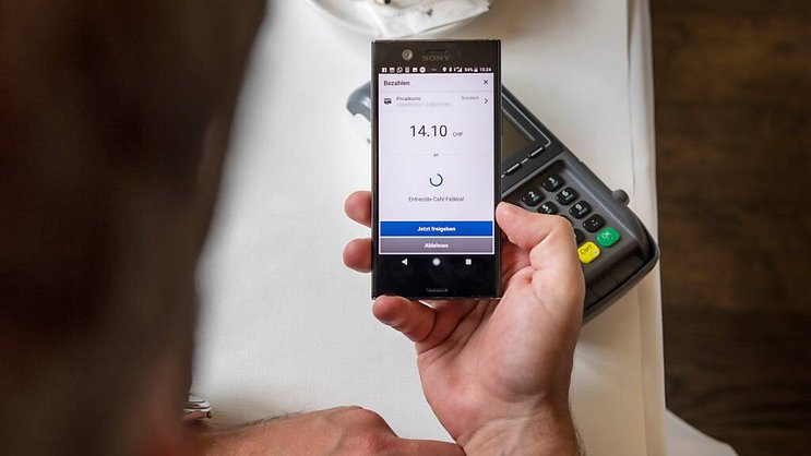 SumUp, fondée en 2012 et basée à Londres, fabrique des petits lecteurs de cartes bancaires mobiles à l'intention notamment des commerçants, artisans et des micro-entreprises et qui concurrencent les terminaux de paiements classiques (archives).