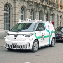 Le service de colis Planzer Colis et la start-up LOXO testent la conduite hautement automatisée de niveau 4 dans le centre-ville de Berne.