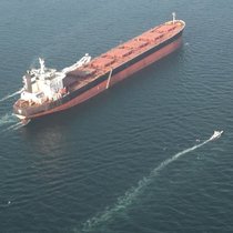 L'escalade militaire sur le pourtour du Golfe persique a déjà enjoint plusieurs armateurs à dérouter leurs navires pour éviter le passage hautement stratégique du détroit d'Ormuz. (archive)