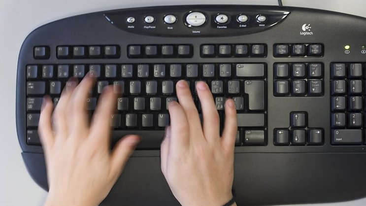 La multinationale a, une nouvelle fois, revu à la hausse ses objectifs pour l'exercice décalé en cours. Mais les ventes annuelles sont attendues en baisse. (Archives)