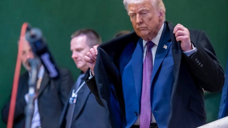 Le président américain est reparti avec son convoi après avoir rencontré son homologue ukrainien.