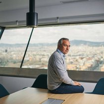 En 2018, Raphael Dana, qui vit aujourd’hui à Barcelone, fonde Gozem, un service de mototaxis géolocalisées au Togo. En 2012, il pose ses valises à Singapour pour y proposer ses services aux start-up qui veulent s’implanter en Asie.