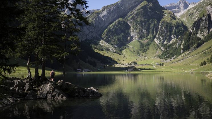 Malgré l'emplacement isolé du lac de Seealp, dans le canton d'Appenzell Rhodes-Intérieures, des produits chimiques liés aux pneus ont été détectés dans ses sédiments (archives).