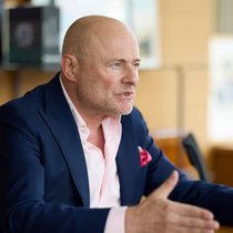 Georges Kern, CEO de la marque horlogère Breitling, lors d'une interview à Granges (SO) à la mi-mai 2025.