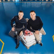 Christophe Jacot (à gauche) et Raphaël Hatem sont respectivement président et directeur du Swiss Polymers Cluster. Basée à Fribourg, l’association regroupe 109 PME et fêtera en janvier ses 20 ans d’existence.