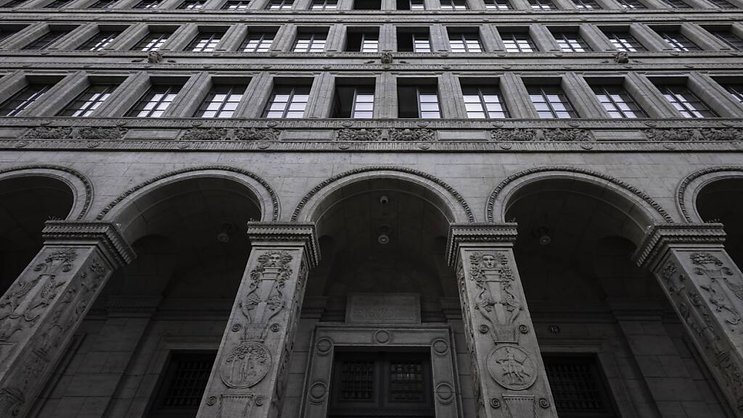 Malgré cette embellie, cantons et Confédération devront probablement patienter encore avant de bénéficier à nouveau d'une contribution de la part de l'institut d'émission. (KEYSTONE/Michael Buholzer).