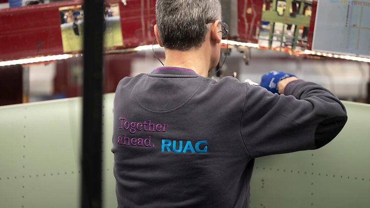 Pilatus va reprendre par étapes, à partir d'avril, la totalité des salariés et des machines de Ruag Aerostructures en Suisse. (archives)