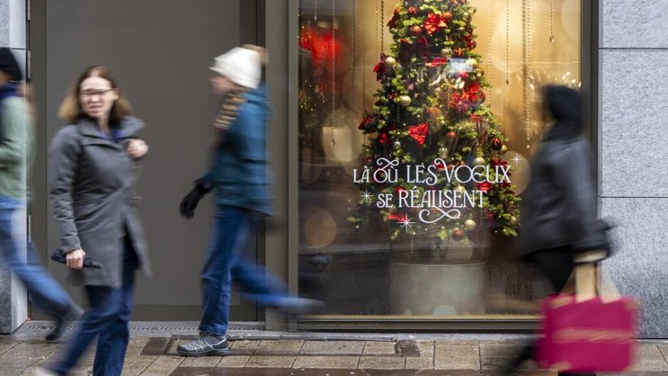 Les Suisses prévoient de dépenser davantage à Noël cette année (archives)