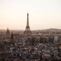 La Banque de France a relevé sa prévision de croissance à 0,9% pour 2025 et 1% pour 2026, notamment en raison de chocs sur l'économie française aux effets moindres qu'escompté il y a quelques mois, et malgré un contexte budgétaire incertain. (archives)