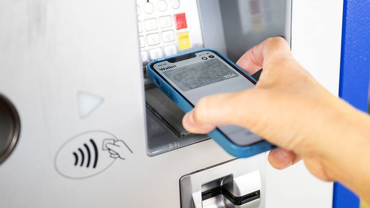 Les applications mobiles de paiement, comme Apple Pay sont de plus en plus prisées, selon la Banque nationale suisse (archives).