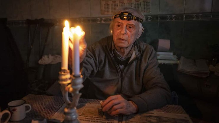 la plupart des régions d'Ukraine sont touchées jeudi soir par les bombardements, avec pour conséquences des coupures d'électricité.