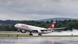 Confronté à une demande instable et des coûts en hausse, Swiss a vu sa rentabilité fléchir l'an dernier (archives).