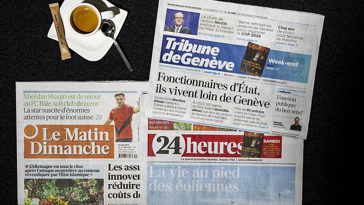 La nouvelle stratégie éditoriale consiste à fusionner les rédactions des journaux 24 heures, la Tribune de Genève et le Matin Dimanche, et à faire passer le magazine Femina à une fréquence mensuelle.