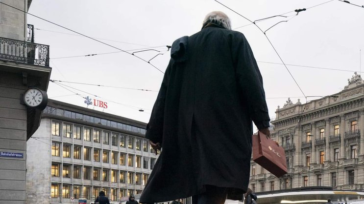 Ambiance morose à la Paradeplatz de Zurich: le nombre de banquiers au chômage augmente fortement.