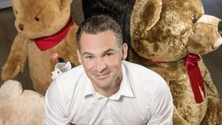Dans la boutique phare de la Bahnhofstrasse de Zurich, Marcel Dobler teste une nouvelle formule qui pourrait s’étendre aux autres filiales. Les enfants peuvent y essayer les jouets avant de les acquérir.