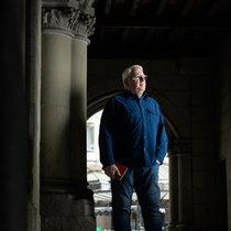Par le mot «résistance», Bruno Gius­sani n’entend pas un rejet de la technologie, mais l’adoption d’une posture de vigilance, une clairvoyance, un regard critique.