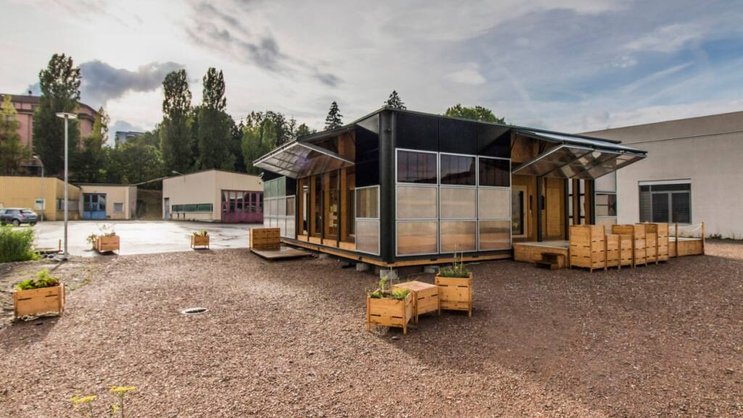 Le NeighborHub est une maison de quartier située au coeur du quartier d’innovation de Bluefactory à Fribourg.