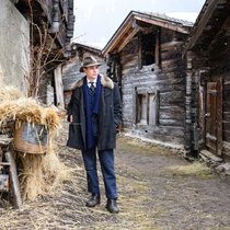 Diffusée actuellement sur la RTS, la série Winter Palace (ici, l'acteur principal Cyril Metzger) a été tournée à Caux (VD), au Simplon, à Sierre et à Fäld (VS).