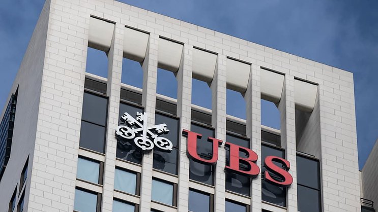 Sur le plan des résultats, les 7,66 milliards de dollars de bénéfice d'UBS auraient été annihilés par la perte de 7,67 milliards de son dauphin, mais divers facteurs liés notamment au contrat prénuptial entre les deux géants bancaires livrent un gain de 37,11 milliards (archives).