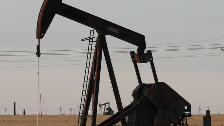 Selon l'agence, cela s'explique notamment par une demande américaine soutenue par "des opérations pétrochimiques en hausse et une économie relativement dynamique". (AP Photo/Cedar Attanasio, File)