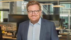 Hans Ulriksen, directeur général de Noble CapitalManagement, rappelle qu'un cercle de 4000 kilomètres centré sur l'Asie réunit 54% de la population mondiale sur moins de 10% des terres émergées: la Russie y produit les matières premières, la Chine fournit le capital, l'Inde la main-d'œuvre et le marché.