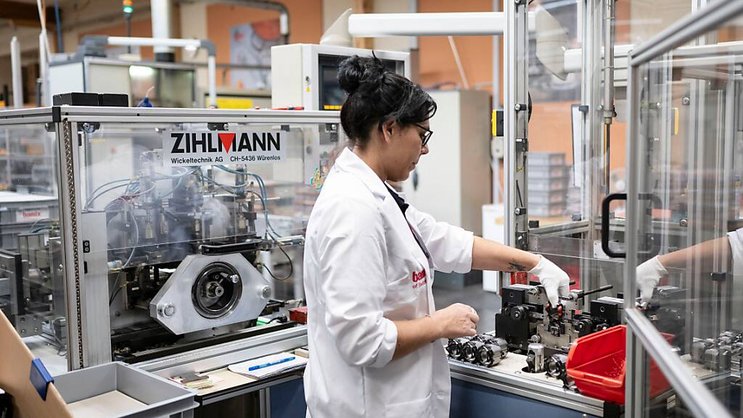 L'essor a été alimenté principalement par les services, avec 87'200 postes (+2,1%) de plus qu'un an auparavant. Industrie et construction ont créé 15'100 places de travail (+1,3%) (archives).