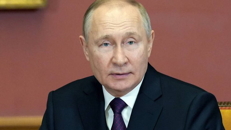 Vladimir Poutine a signé mardi le décret interdisant de vendre du pétrole à ceux qui pratiquent le prix plafond.