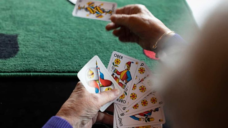Dopé par le rebond des actions et des obligations au quatrième trimestre, le rendement moyen des caisses de pension suisses s'est monté à 6,2% l'an dernier, selon une estimation de Swisscanto. (archives)