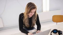 Les influenceurs d'entreprise agissent comme une extension du service commercial et renforcent l'image numérique de l’employeur.
