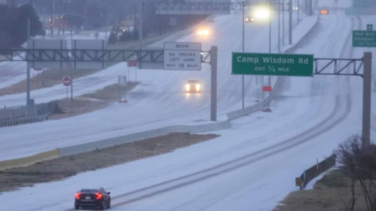 Plus habituée aux températures clémentes, la ville de Dallas, au Texas, a vu le thermomètre chuter à -6°C.