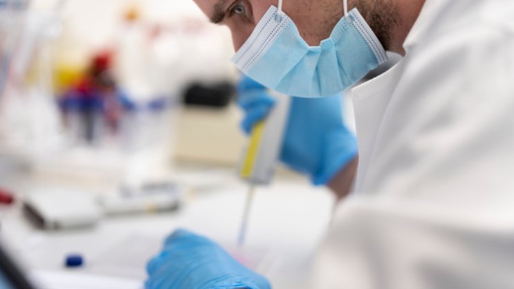 En termes de volume, c'est le domaine de la santé qui prend la première place des financements de jeunes pousses suisses. (archive)