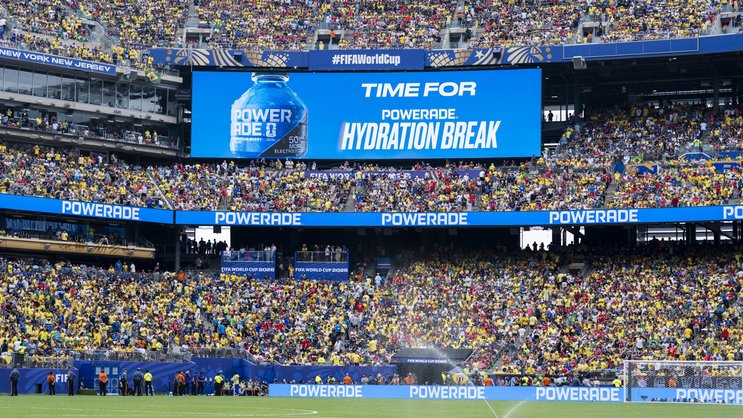Terrain de jeu vide pendant une pause hydratation au MetLife Stadium dans le New Jersey.