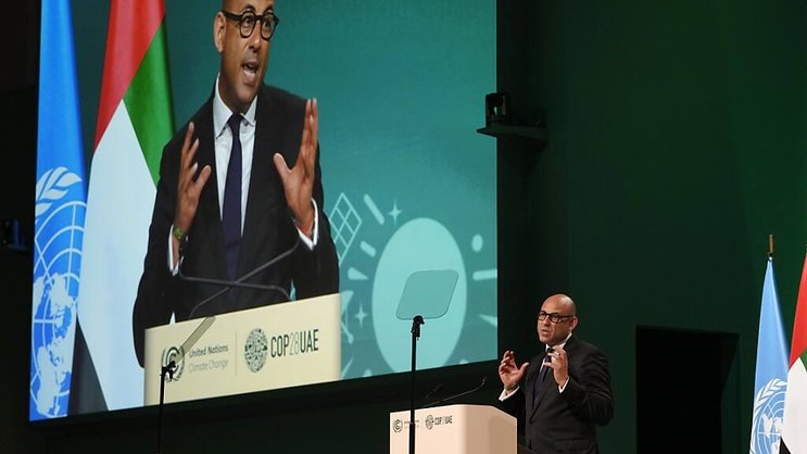 Le responsable Climat de l'ONU Simon Stiell lors de l'ouverture de la COP28 à Dubaï.