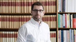 Lukas Müller-Brunner, est, depuis l’été 2023, le directeur de l’Association suisse des institutions de prévoyance (ASIP), qui regroupe quelque 900 caisses de pension. Elle représente environ deux tiers des assurés dans la prévoyance professionnelle ainsi que des avoirs de près de 700 milliards de francs.