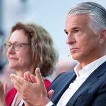 Le flamboyant banquier tessinois avait repris en 2023 le gouvernail du paquebot aux trois clés UBS pour piloter la reprise de feu la goélette à deux mâts en perdition Credit Suisse. (archive)