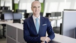 Matthias Geissbühler (50 ans) est Chief Investment Officer du groupe Raiffeisen. Depuis 2018, il y développe les activités de placement.