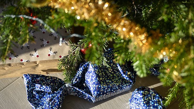 Quelque 282 francs par personne devraient être déboursés cette année pour les célébrations de Noël en Suisse, un montant stable par rapport à 2023 (archives).