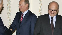 Hans-Jorg Rudloff (à dr.) avait notamment rencontré Vladimir Poutine en octobre 2006. (Photo d'archives).