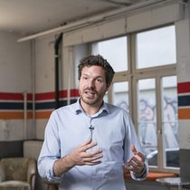 Le cofondateur et CEO Jan-Philip Schade a remis Kaspar& sur la voie de la croissance en se retirant du marché des clients particuliers.