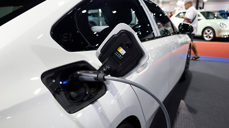 Les immatriculations de voitures électriques ont progressé en volume en février en Europe, comme l'ensemble du marché par rapport à un mois de février 2023 encore freiné par les pénuries de pièces électroniques (archives).