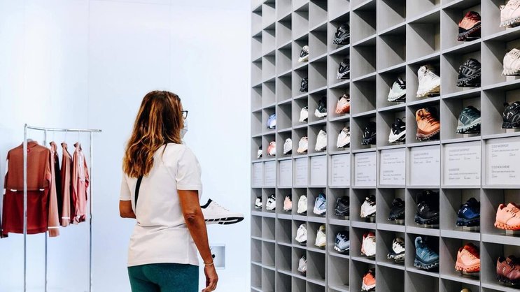 Des chaussures On sur une étagère à New York. Après 20 ans d'essor, les taux de croissance de plusieurs marques sont en baisse.