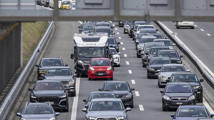 De nouveaux bouchons se sont formés samedi devant le tunnel du Gothard vers le sud. (archives)