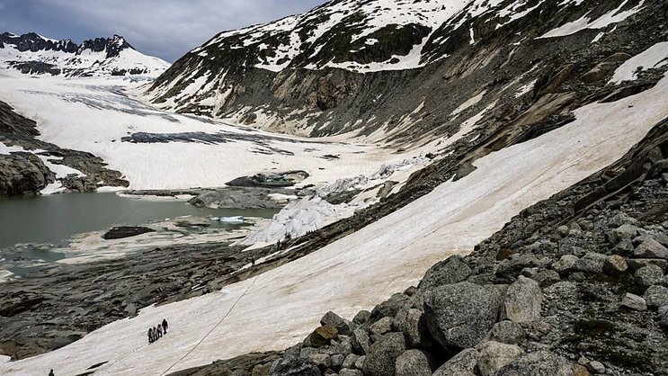 Là où les glaciers fondent, il ne reste généralement que des surfaces de roches et d'éboulis (image d'illustration).